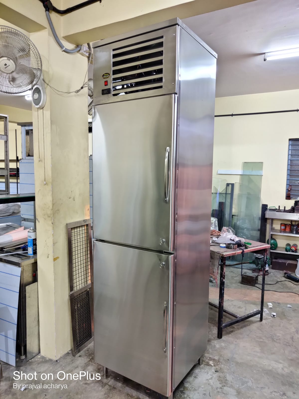 Vertical 2 Door Freezer / Chiller