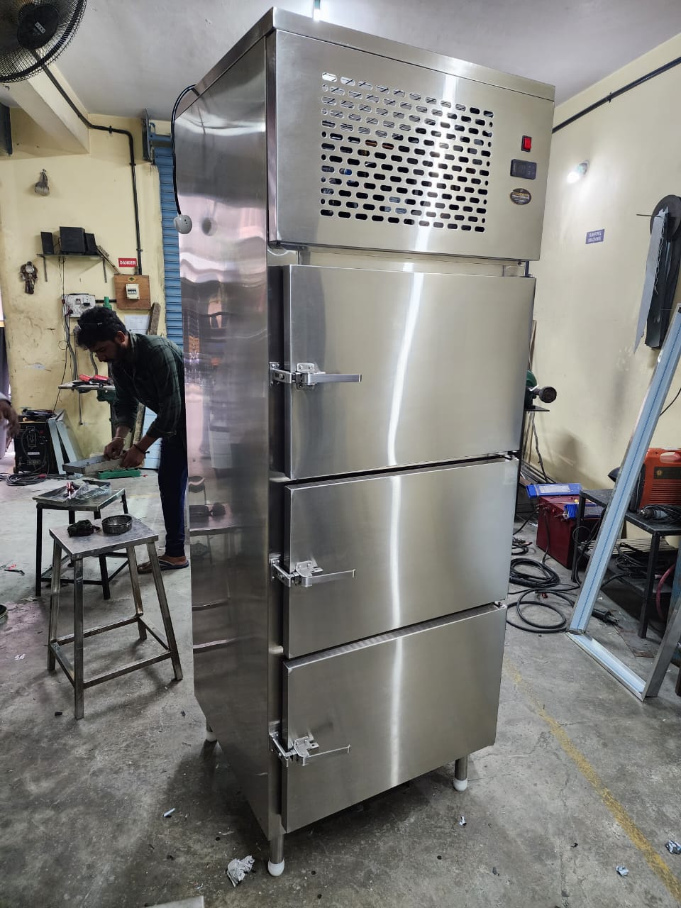 Vertical 3 Door Freezer / Chiller