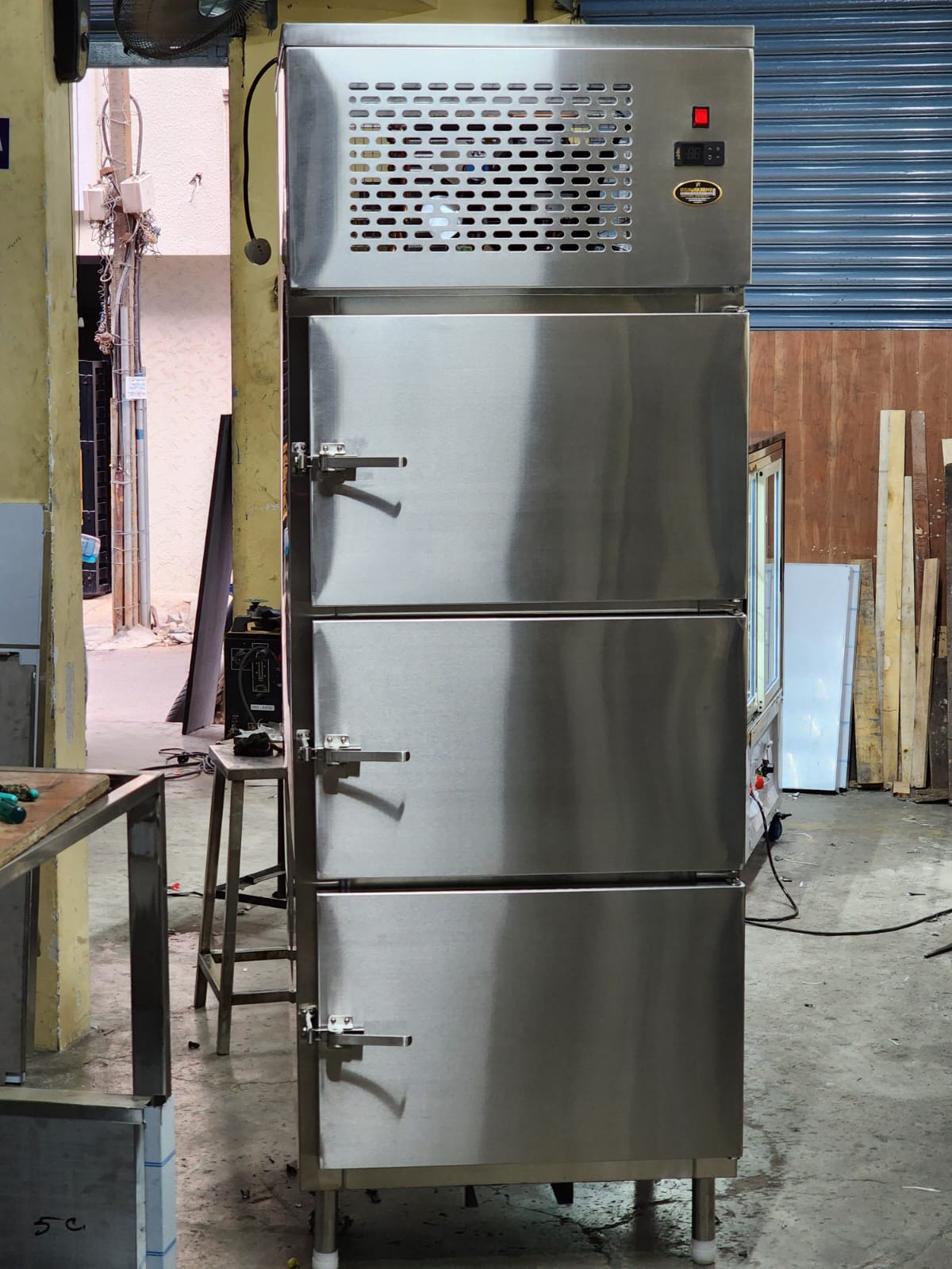 Vertical 3 Door Freezer / Chiller