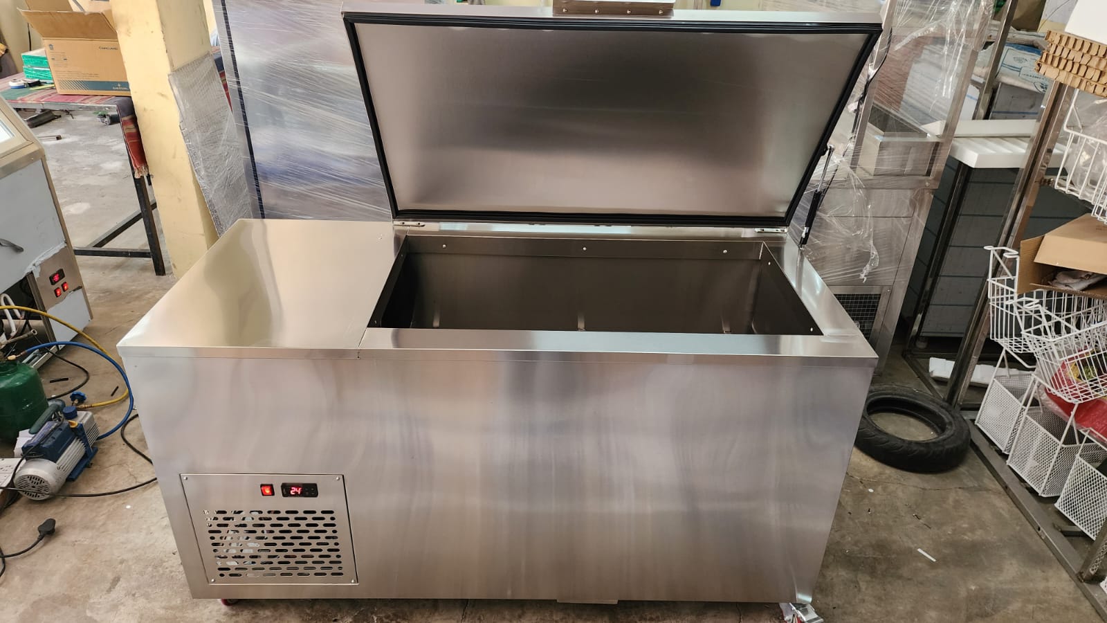 Stainless Steel Chest Freezer / Cooler