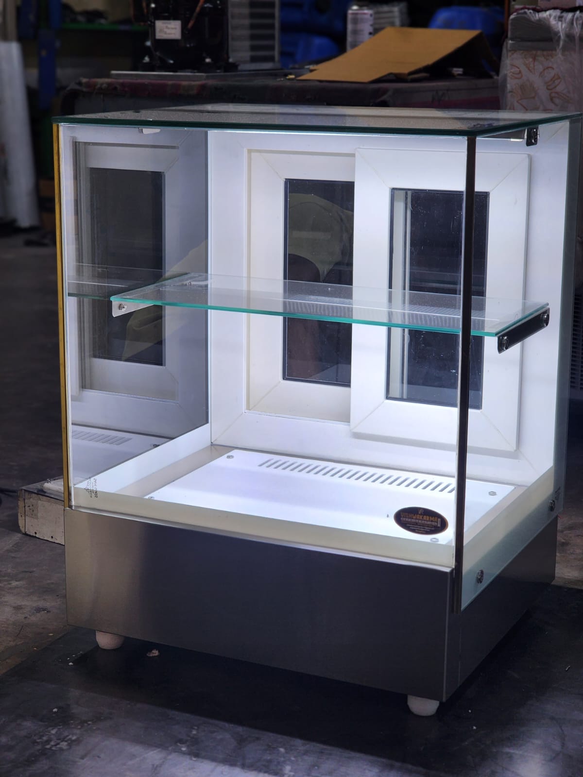 Table Top Cake Display