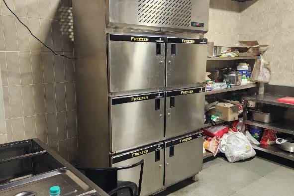 Vertical 6 Door Freezer / Chiller
